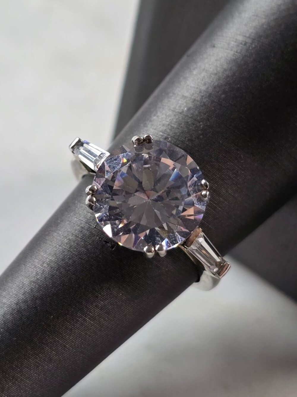 Womens Vintage Estate Sterling Silver CZ Engagement Ring 4.9g E4030